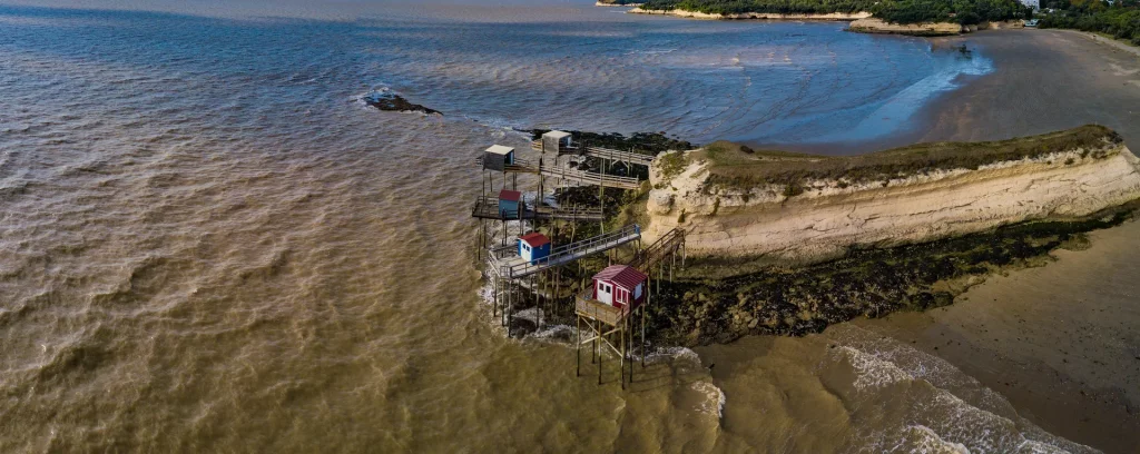 Cabane de pêcheur à Meschers.