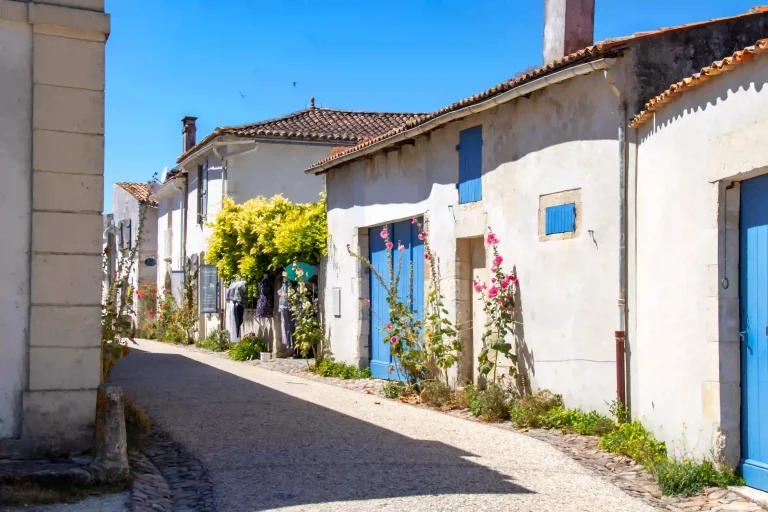 Camping aux portes du village de Talmont-sur-Gironde en Charente-Maritime.